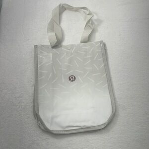 FREE GIFT W/Purchase🎁 NEW Lululemon Silver Write Out Logo Reusable Shopping Bag